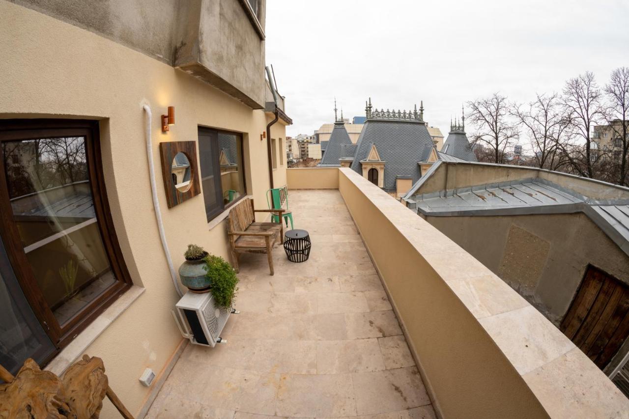 Theatre Rooftop Apartment With Patio Bukarest Eksteriør billede